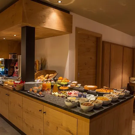 Moelgg Dolomites Hotel apartamentowy *
